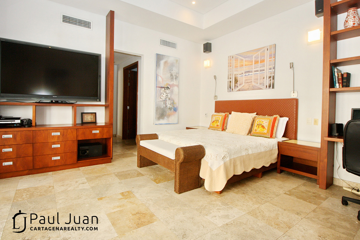 Majestic colonial ambiance apartment
